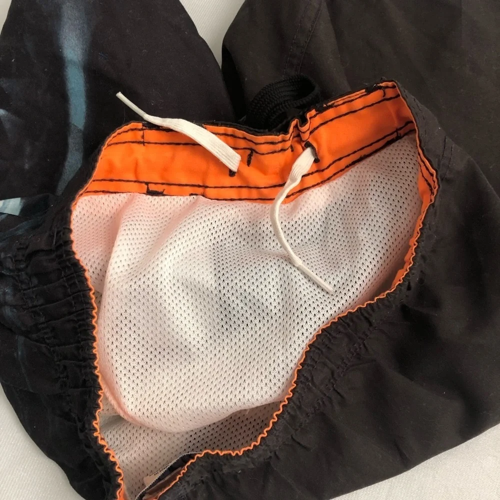 Old Navy black shark lined drawstring swim trunks S=6/7